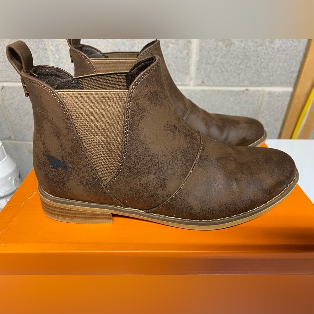 Rocket dog Brown Booties Size 7